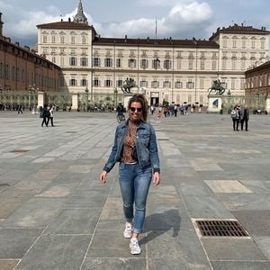 Meet your Posher, Alexis